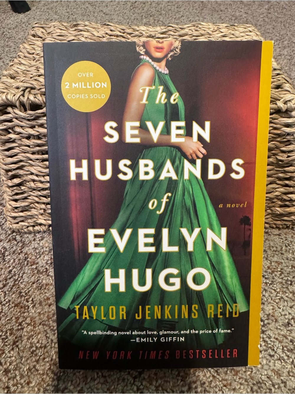 The Seven Husbands of Evelyn Hugo by Taylor Jenkins Reid - Green Cover